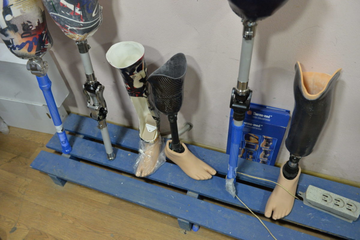 На столичному Подолі виробляють протези за міжнародними стандартами