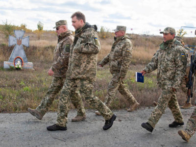 Міністр оборони підтвердив позицію України щодо розведення військ на Донбасі  