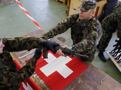 Щеплення від пацифізму: як Швейцарія хотіла розпустити свою армію  