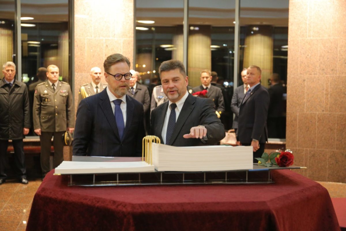 Делегація Міноборони Фінляндської Республіки відвідала Залу Пам’яті на території Міноборони України