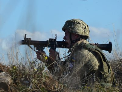 Як миколаївські десантники проводять заняття з бойовою стрільбою  