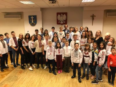 Діти героїв України вирушили до Польщі  