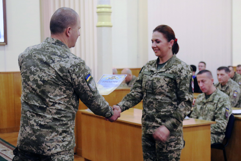 Командувач ДШВ нагородив особовий склад з нагоди професійного свята