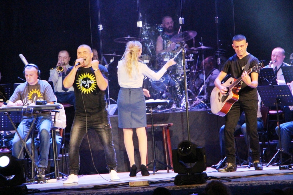 Вінницькі військові музиканти провели благодійний концерт на підтримку онкохворої дівчинки