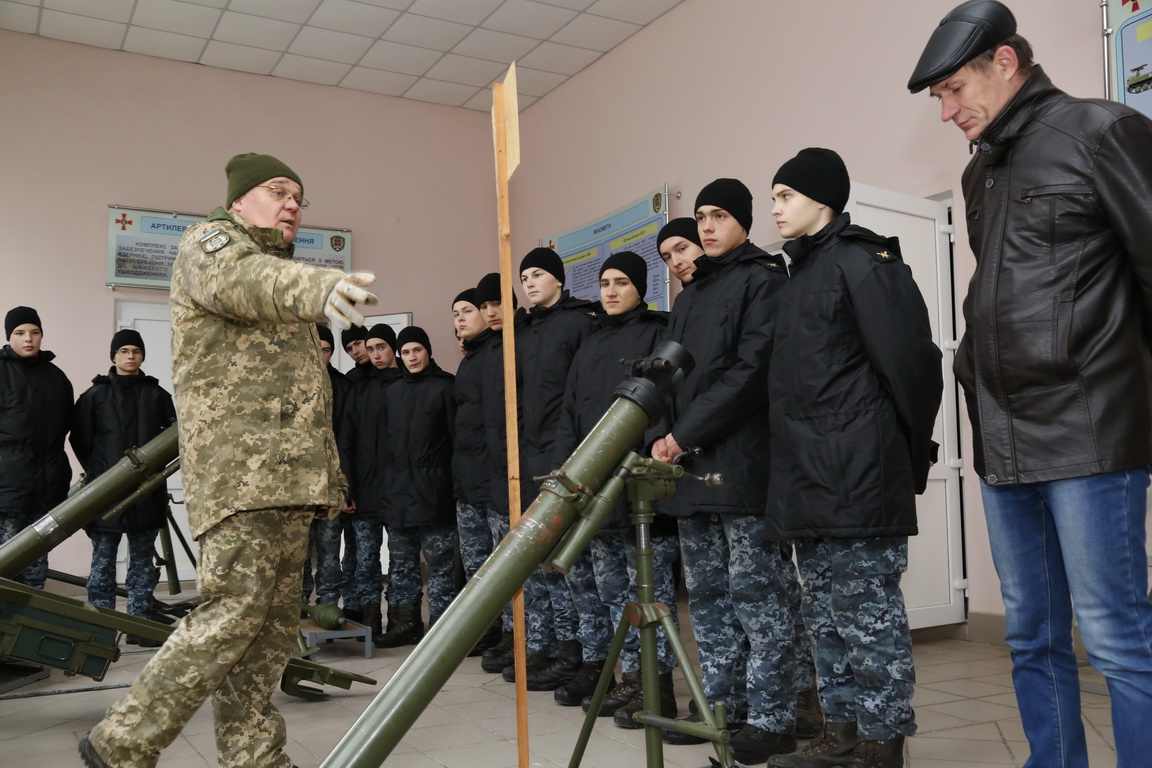 Одеським школярам і ліцеїстам показали, як виховують справжніх офіцерів