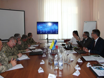 Французький виробник авіоніки представив власні розробки в Україні  