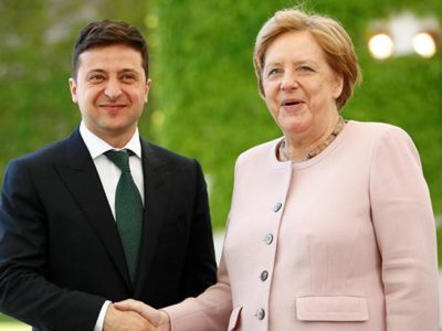 Зеленський обговорив з Меркель підготовку до «нормандської зустрічі»  