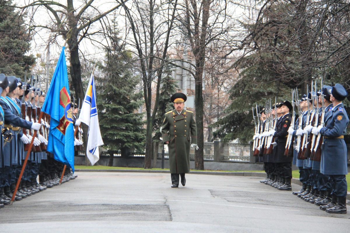 У Міноборони відбулася урочиста церемонія проводів генерала армії України Олександра Кузьмука з нагоди звільнення з військової служби
