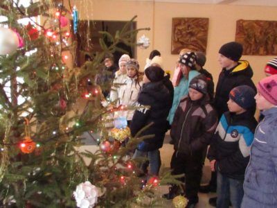 «Молимося за вас»: новорічний автограф для львівських десантників від маленьких старобільців  