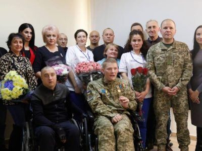 Командувач ДШВ ЗСУ нагородив орденами «За мужність» воїнів-десантників  