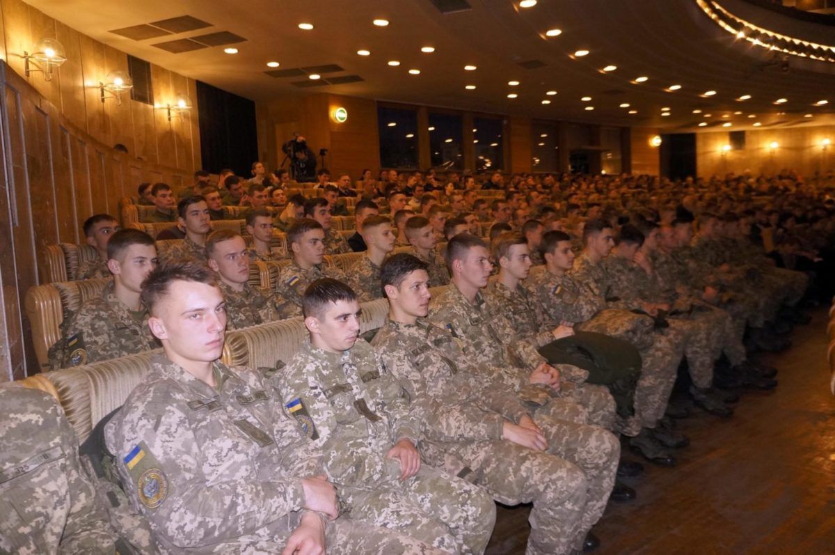 У Харкові нагороджено військових та волонтера орденом «Народний Герой України»