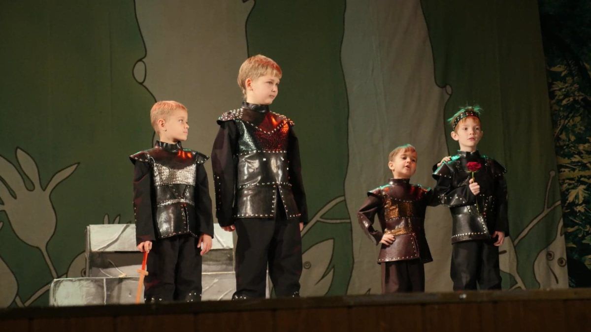 У Центральному будинку офіцерів ЗСУ дітей військовослужбовців привітали з прийдешніми святами