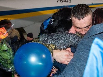 Міністерство оборони просить ЗМІ та громадськість не турбувати звільнених з полону українських військових під час реабілітації