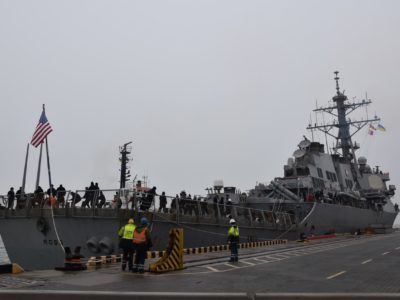Американський есмінець USS Ross пришвартувався в порту Одеси  