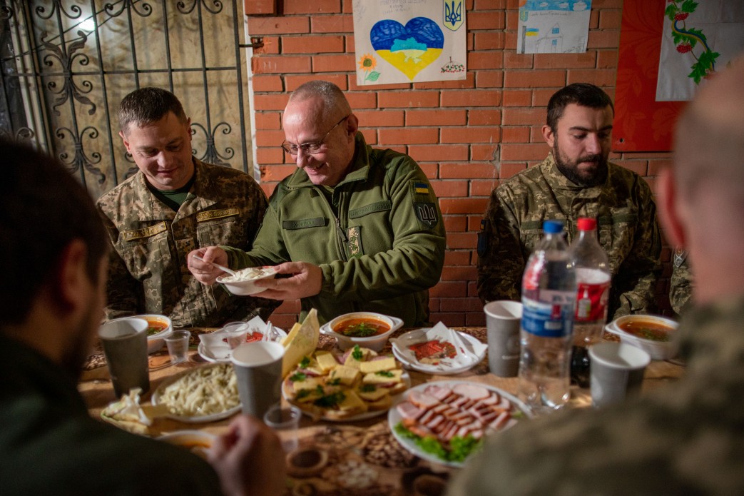 У День Збройних Сил Президент побував на передовій на Сході України
