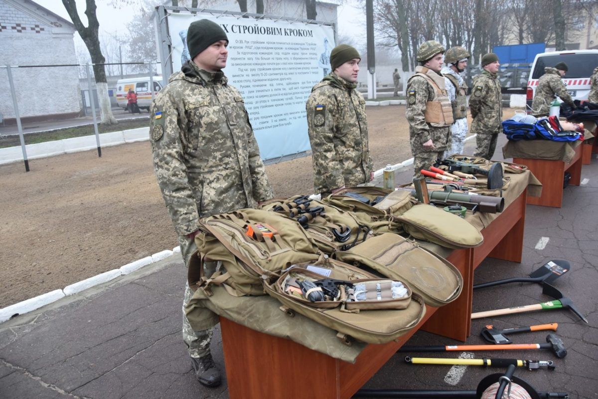 Пів тисячі строковиків осіннього призову присягнули на вірність Україні в Чернігові