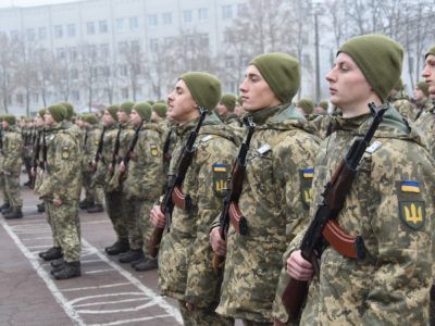 Пів тисячі строковиків осіннього призову присягнули на вірність Україні в Чернігові  