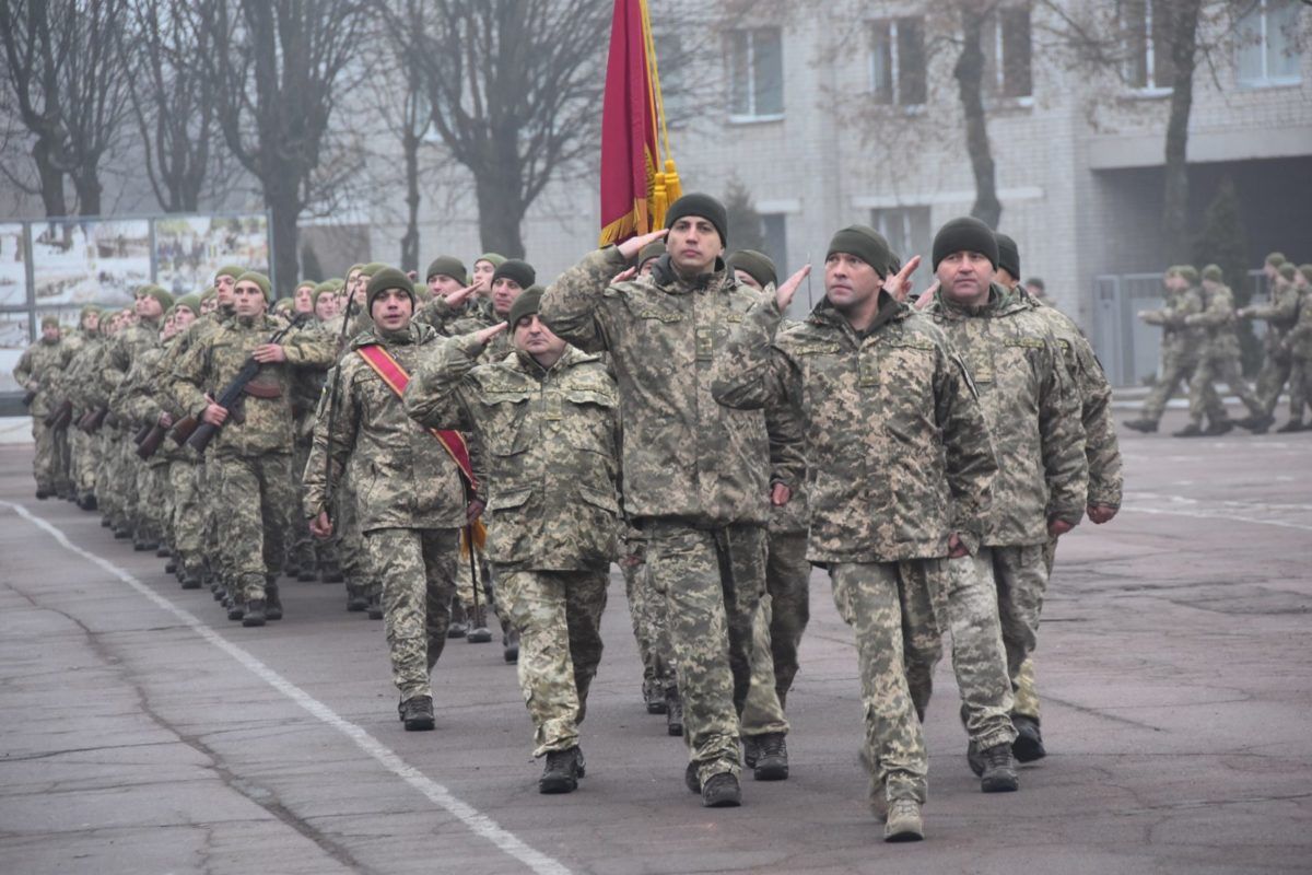 Пів тисячі строковиків осіннього призову присягнули на вірність Україні в Чернігові