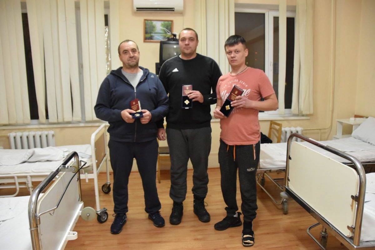 Андрій Загороднюк нагородив поранених військовослужбовців