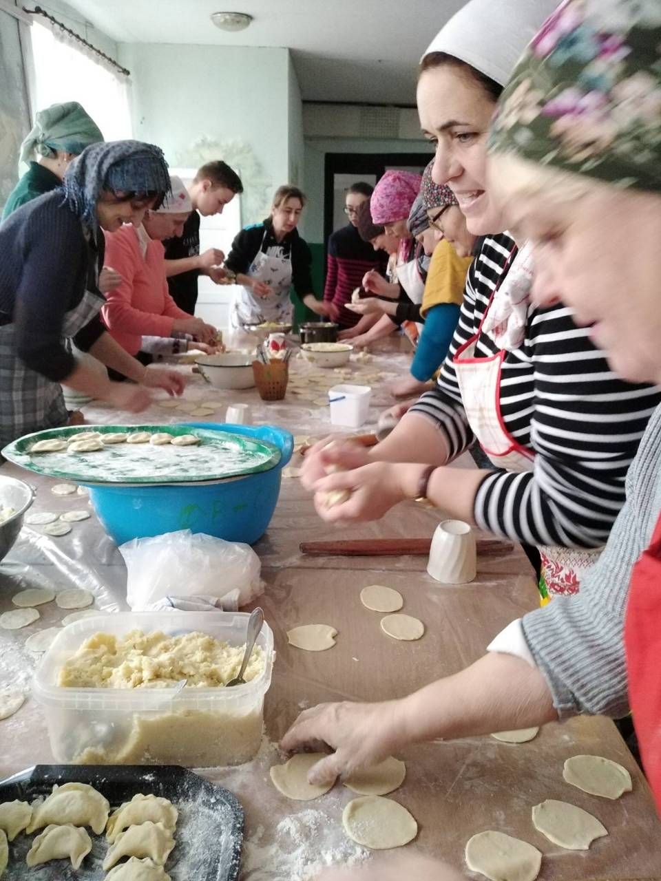 Будуть під ялинкою у бійців в окопах і домашні голубці, і вареники – волонтерський «Різдвяний десант» вирушає на «нулі»