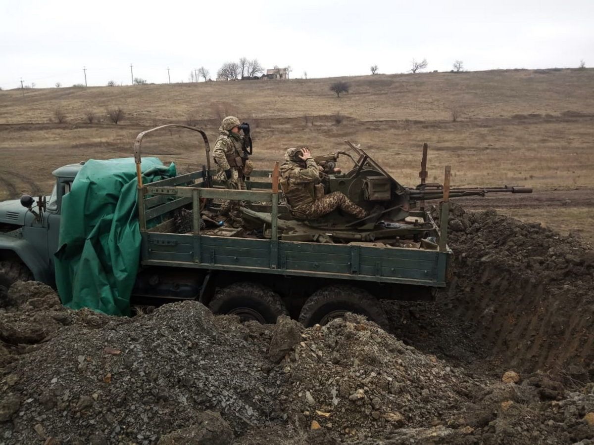 Зенітники знищують безпілотники та бронетехніку противника