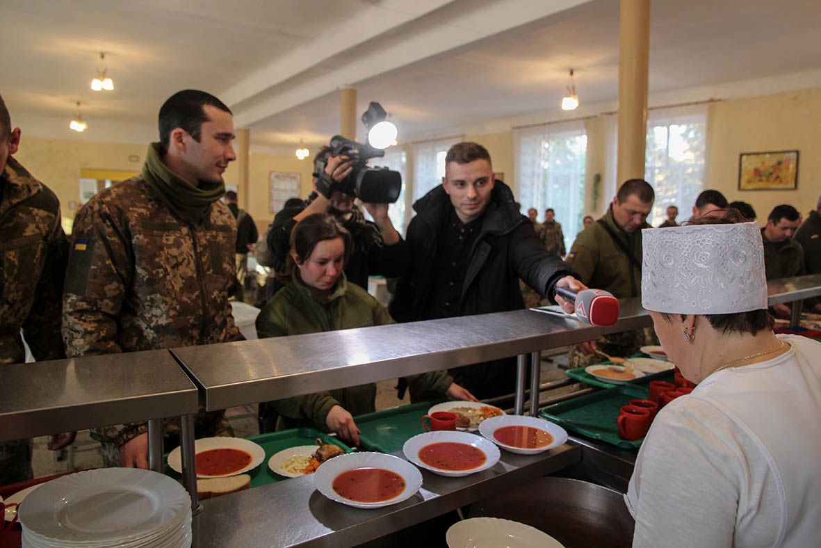 АрміяInform долучилася до престуру військовими частинами західного регіону