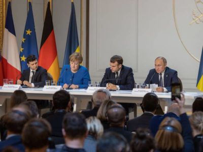 Макрон привітав політичну мужність Зеленського, а Меркель позитивно оцінила їхню з Путіним зустріч  