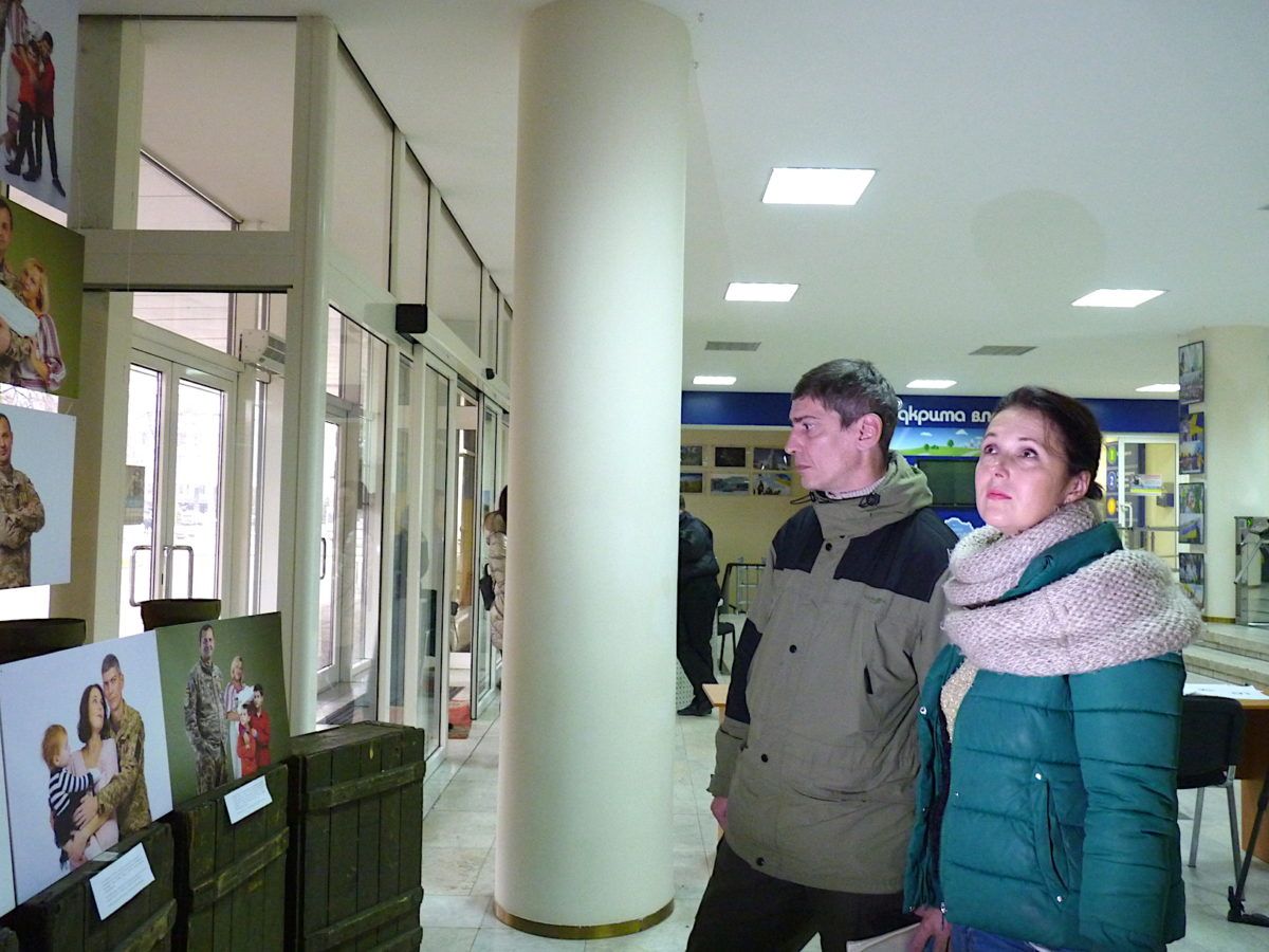 У Дніпрі презентували фотовиставку, присвячену дітям захисників України    