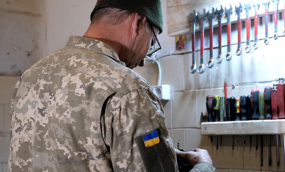 Як ремонтна рота «реанімує» військову техніку на передовій