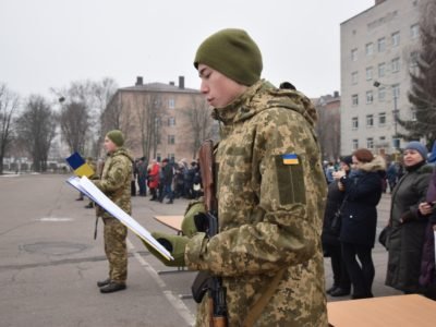 На Полтавщині близько 100 строковиків-зв’язківців склали Військову присягу на вірність Українському народові  