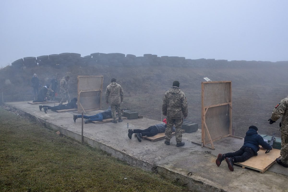 «Так можна служити!»  Пів тисячі старшокласників провели один день в армії