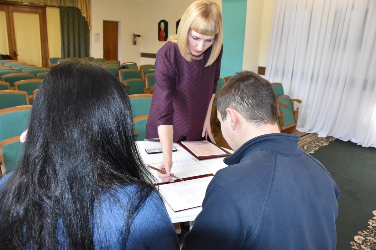 «Шлюб за добу»! Або як за 24 години дівчину перетворити на дружину, добре знають військовослужбовці в Хмельницькому