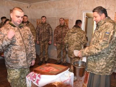 В усіх храмах і капличках ООС помолилися за мир та перемогу України