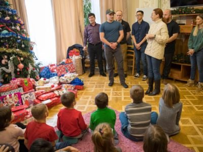 Морські піхотинці США відвідали київський дитячий будинок  