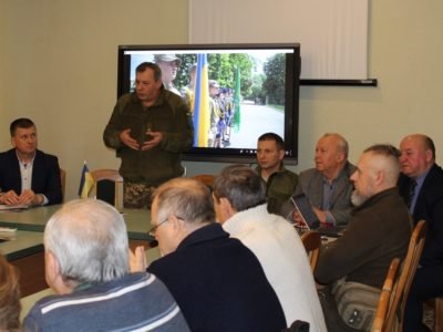 В Києві викладачі предмету «Захист Вітчизни» отримали відзнаки командувача Сухопутних Військ ЗС України
