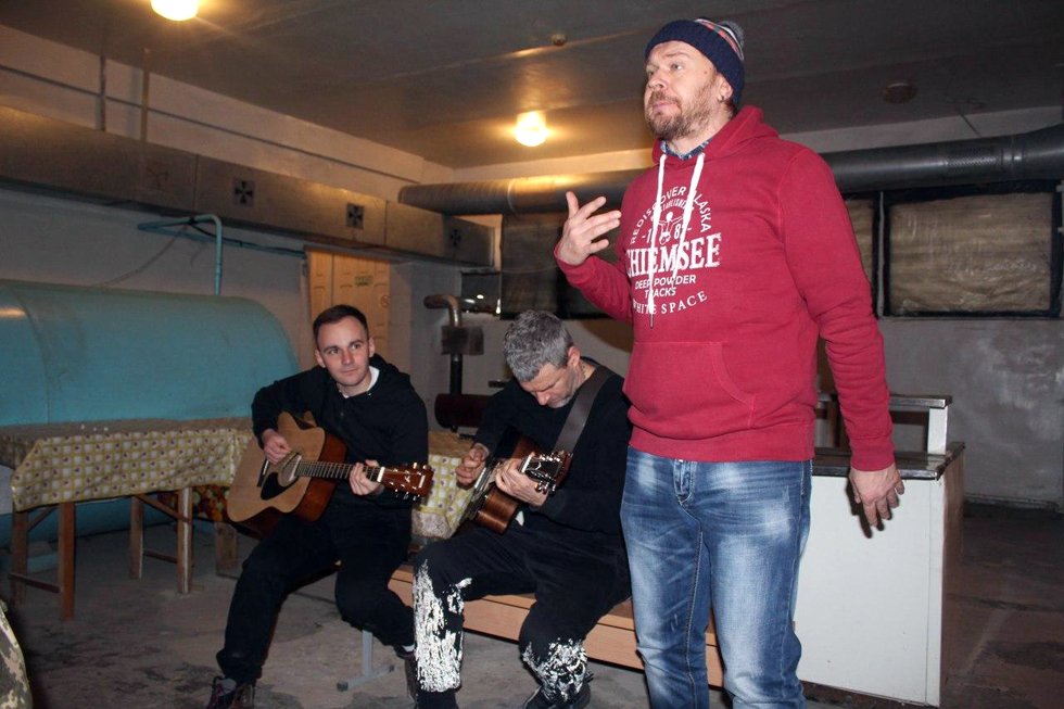 Відомі українські артисти завітали на передову