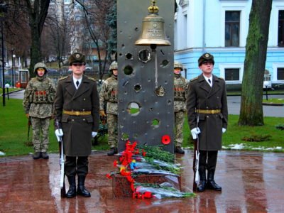 У Міноборони України вшанували пам’ять героїв, які загинули 1 січня внаслідок російської збройної агресії  