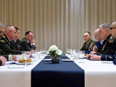 Генерал-полковник Руслан Хомчак зустрівся із главою Об’єднаного комітету начальників штабів США  
