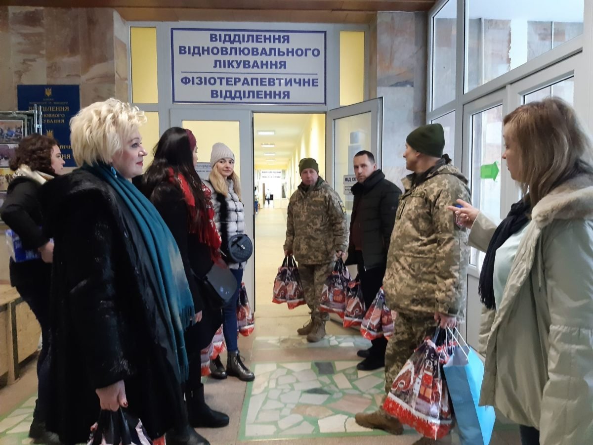 Громада Львівщини відвідала поранених військових