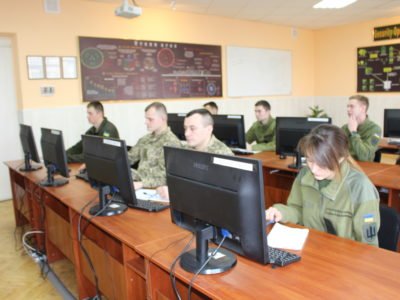Вперше в українському війську розпочалися курси з кіберзахисту для офіцерів-зв`язківців  