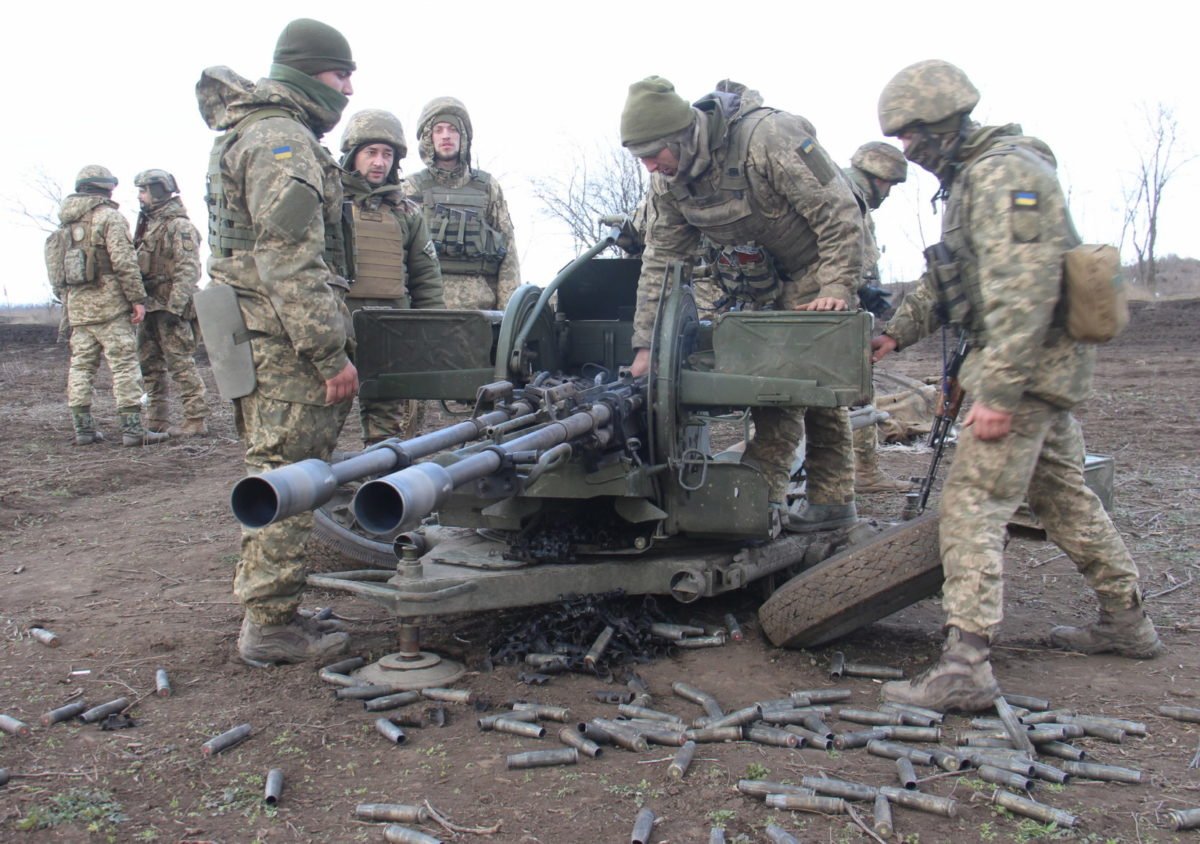 Зенітники боєприпасів не шкодують