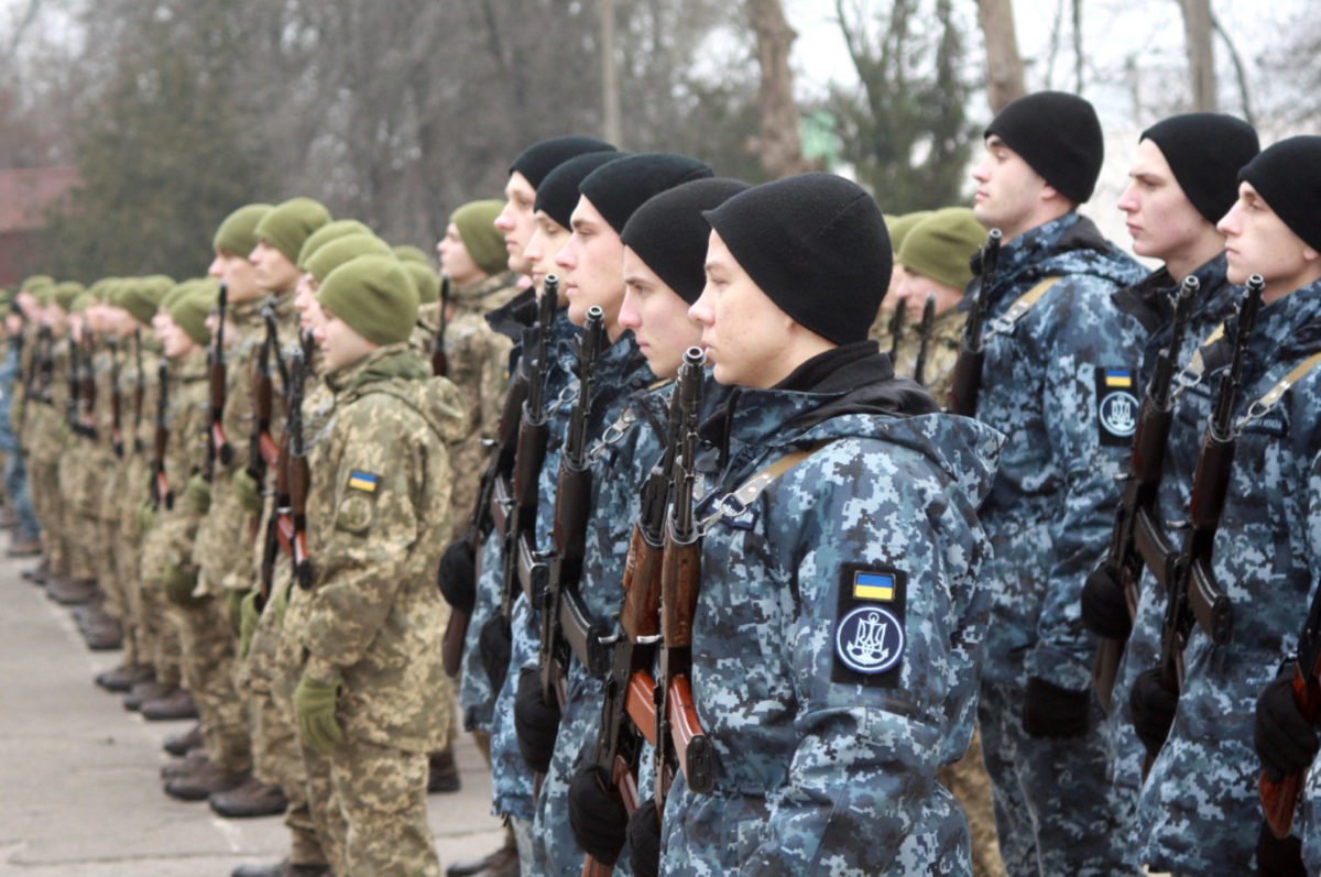 У Миколаєві більше 200 строковиків присягнули на вірність Україні