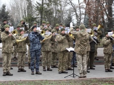 У Миколаєві вшанували героїчних оборонців ДАПу  