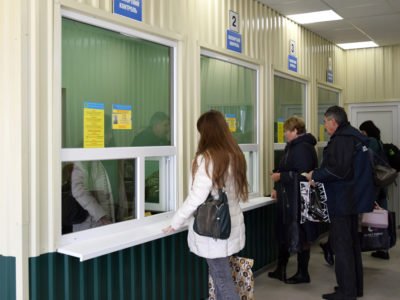 Уряд вніс зміни до порядку перетинання адмінмежі з окупованим Кримом  