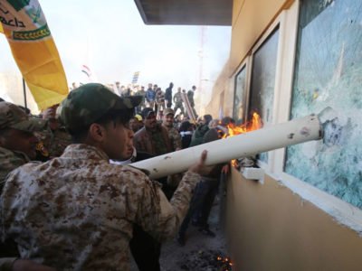 Додаткові американські війська терміново спрямовують в Ірак через напад на дипломатів  