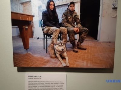У Нью-Йорку відкрилася виставка американської фотохудожниці про війну на Донбасі  