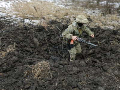 Попасна під вогнем 152-го калібру  