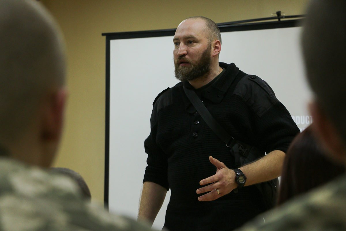 «Брати по зброї» подорожують Луганщиною