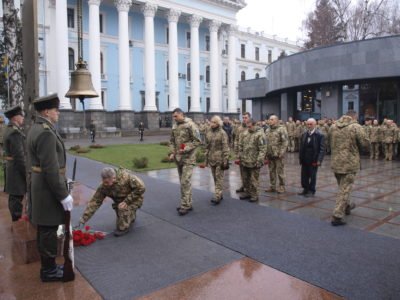 Загиблого героя-танкіста Романа Башняка ідентифікували за листом доньки, якого він тримав біля серця  