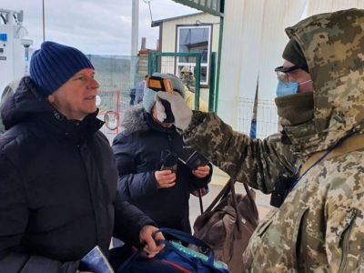 На Донбасі посилили заходи на КПВВ через коронавірус  